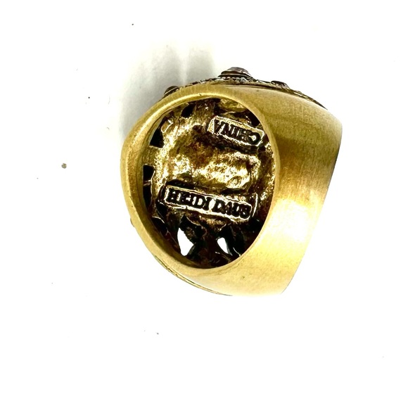 Heidi Daus Confection Statement Ring Size 7 Amethyst Swarovski Crystal Cocktail - Picture 11 of 11